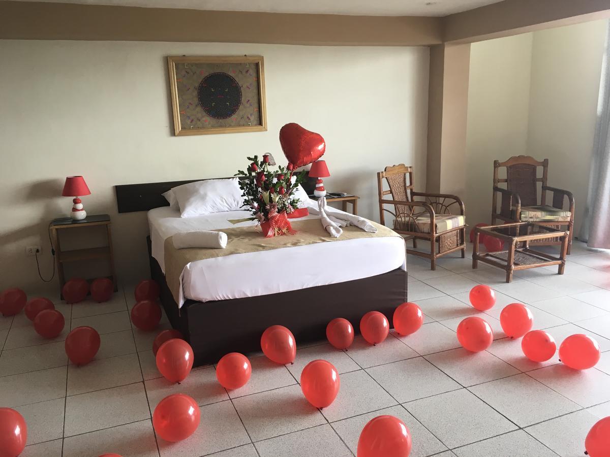 El Cauchero Hotel Iquitos Buitenkant foto
